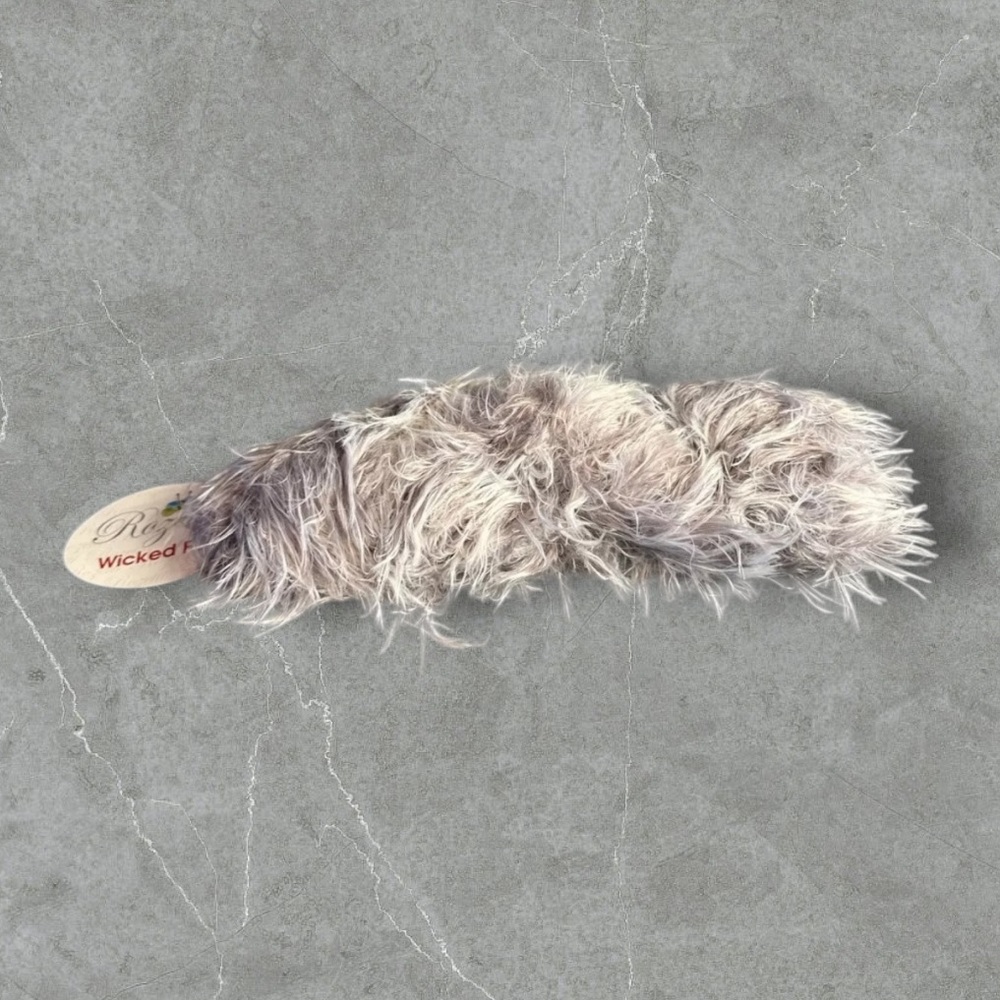 Rozetti Universal Yarn wicked fur Artic animal color #101 discontinued bulky